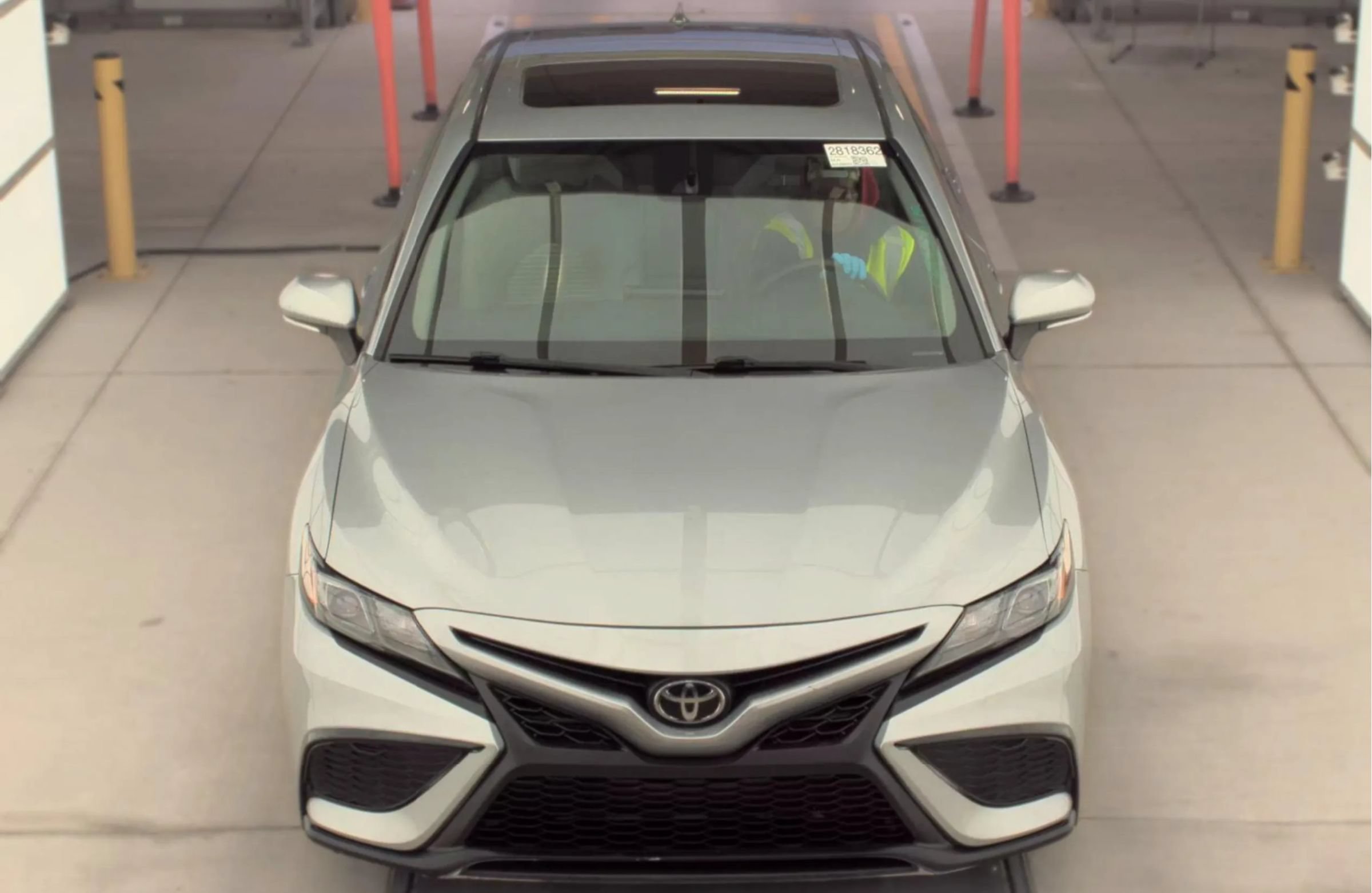 Used 2021 Toyota Camry SE w/ Cold Weather Package AWD/4WD image 2