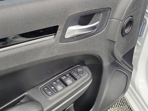 Used 2023 Chrysler 300 Touring w/ Sport Appearance Package RWD image 19