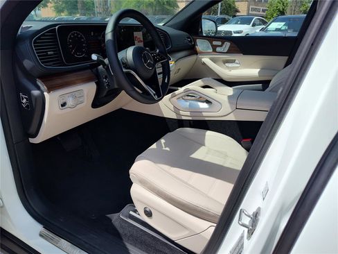 New 2026 Mercedes-Benz GLE 450 4MATIC Coupe image 2