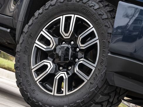 Used 2020 GMC Sierra 3500 AT4 w/ Technology Package image 10