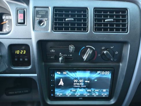 Used 1998 Toyota Tacoma 4x4 Xtracab V6 image 18