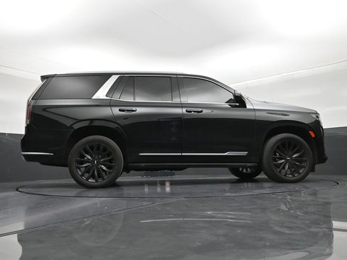Used 2023 Cadillac Escalade Luxury RWD image 25