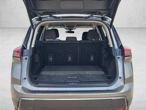 Used 2025 Nissan Rogue SV FWD image 6