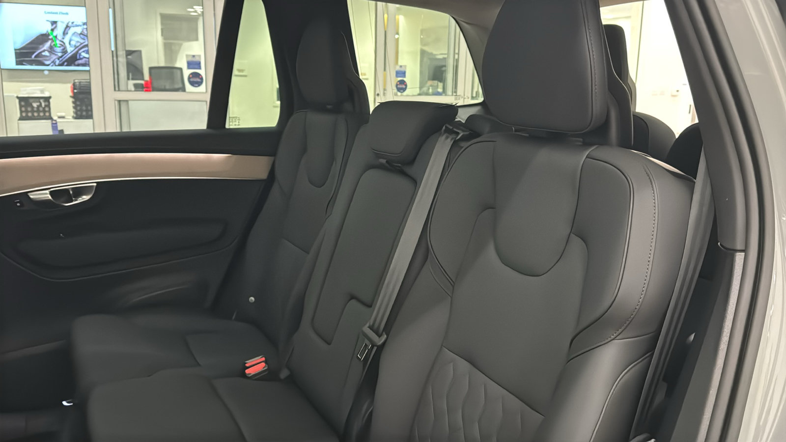 New 2026 Volvo XC90 T8 Plus w/ Protection Package Premier AWD/4WD image 26