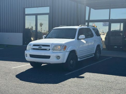 Used 2007 Toyota Sequoia SR5 RWD image 2