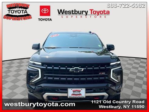 Used 2025 Chevrolet Suburban Z71 AWD/4WD image 3
