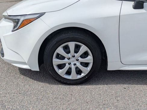 Used 2025 Toyota Corolla LE image 10