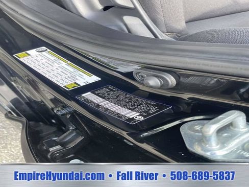 Used 2025 Toyota Corolla LE FWD image 18