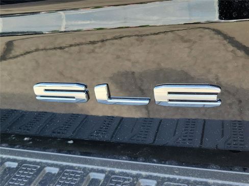 New 2026 GMC Sierra 1500 SLE image 7
