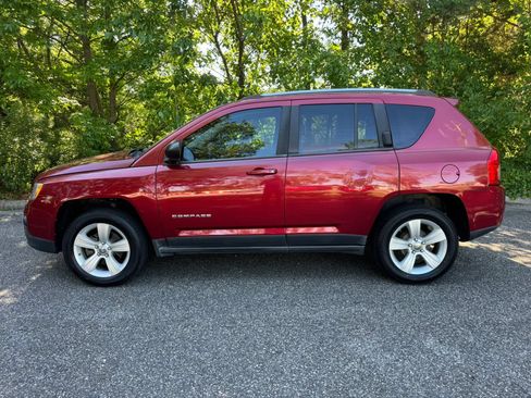 Used 2012 Jeep Compass Sport FWD image 4