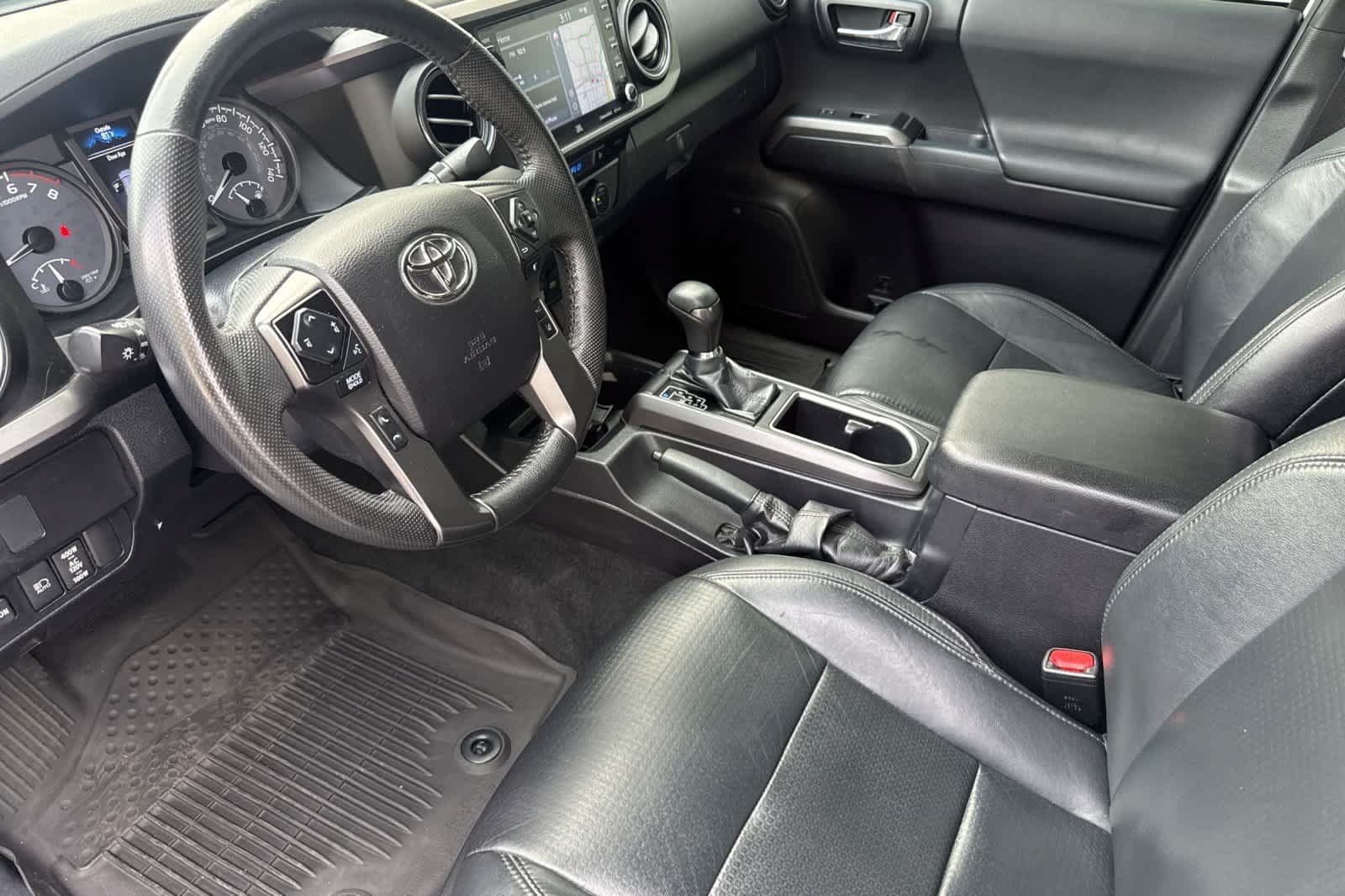 Used 2021 Toyota Tacoma TRD Off-Road w/ TRD Premium Off Road Package AWD/4WD image 13