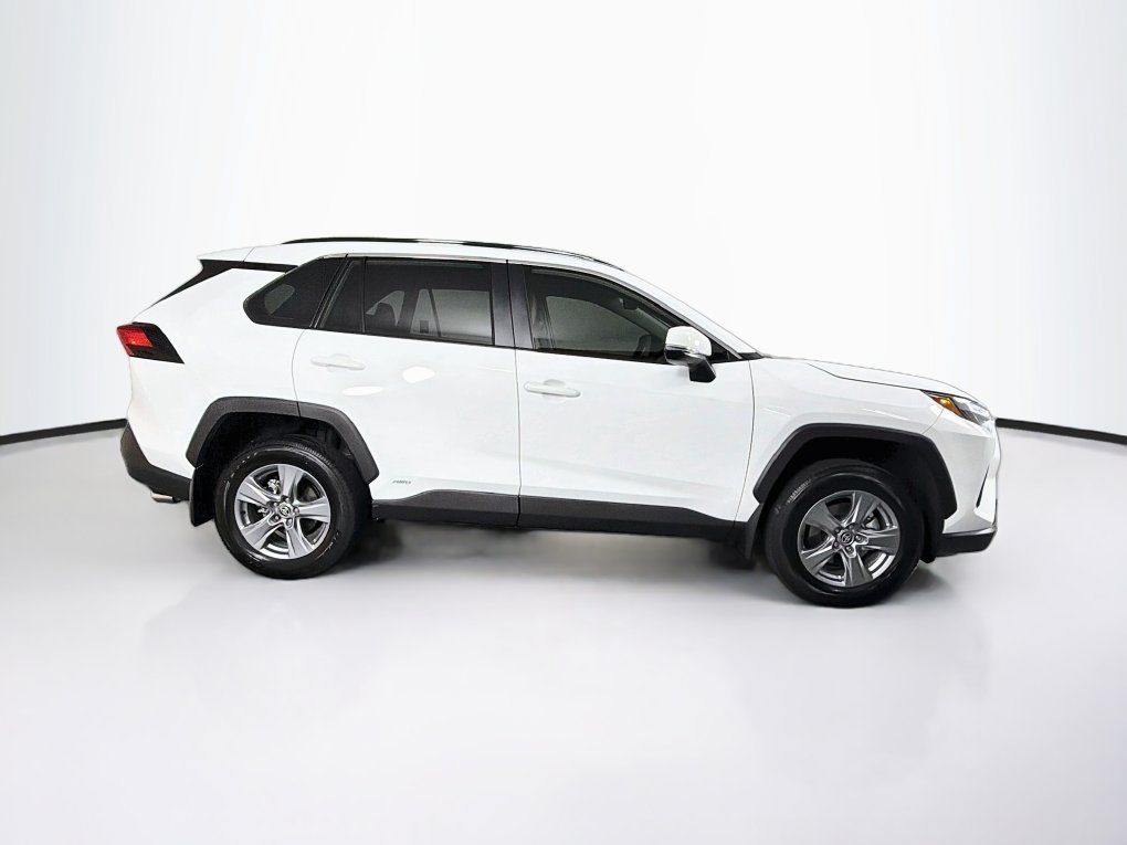 Used 2025 Toyota RAV4 XLE AWD/4WD image 11