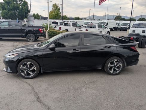 Used 2023 Hyundai Elantra SEL w/ Convenience Package FWD image 9