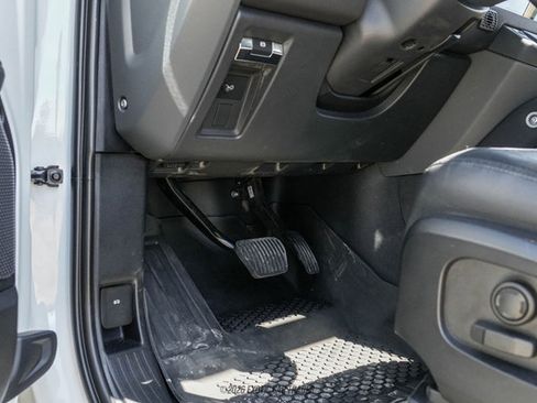 Used 2023 Land Rover Defender 90 X-Dynamic SE image 79