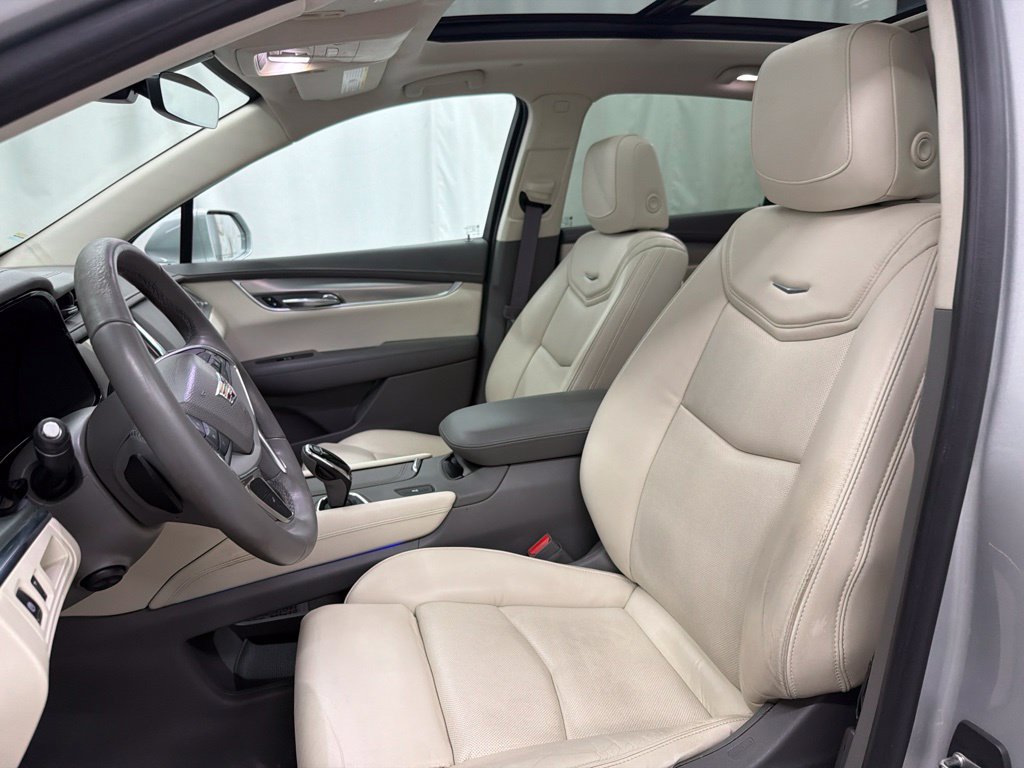 Used 2017 Cadillac XT5 Luxury FWD image 14