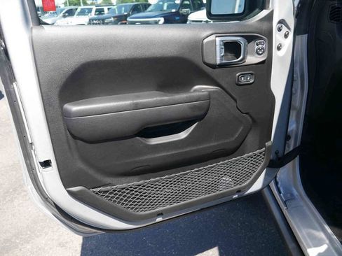 Used 2023 Jeep Wrangler Unlimited w/ Cold Weather Group AWD/4WD image 26