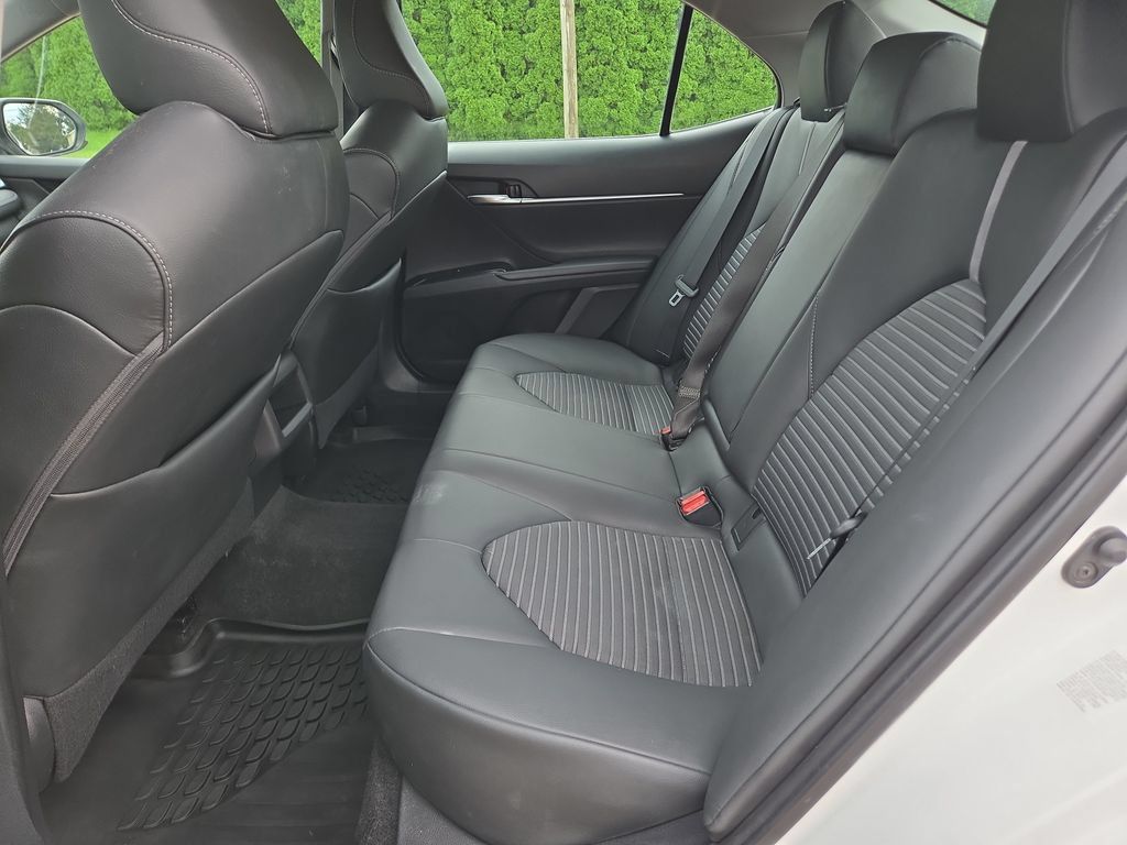 Used 2018 Toyota Camry SE FWD image 20