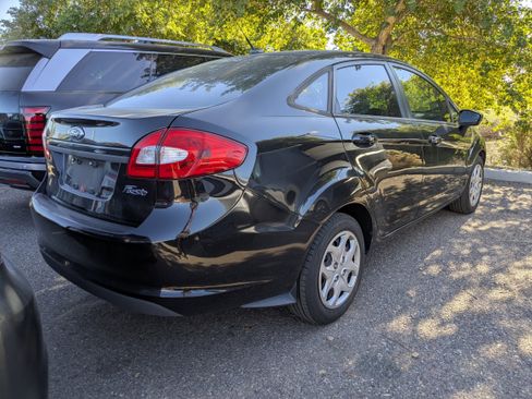 Used 2013 Ford Fiesta S image 2