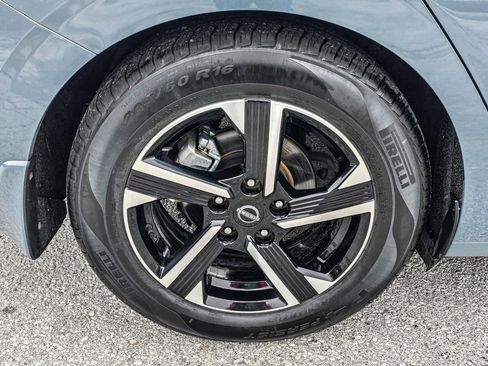 Used 2024 Nissan Sentra SV FWD image 8