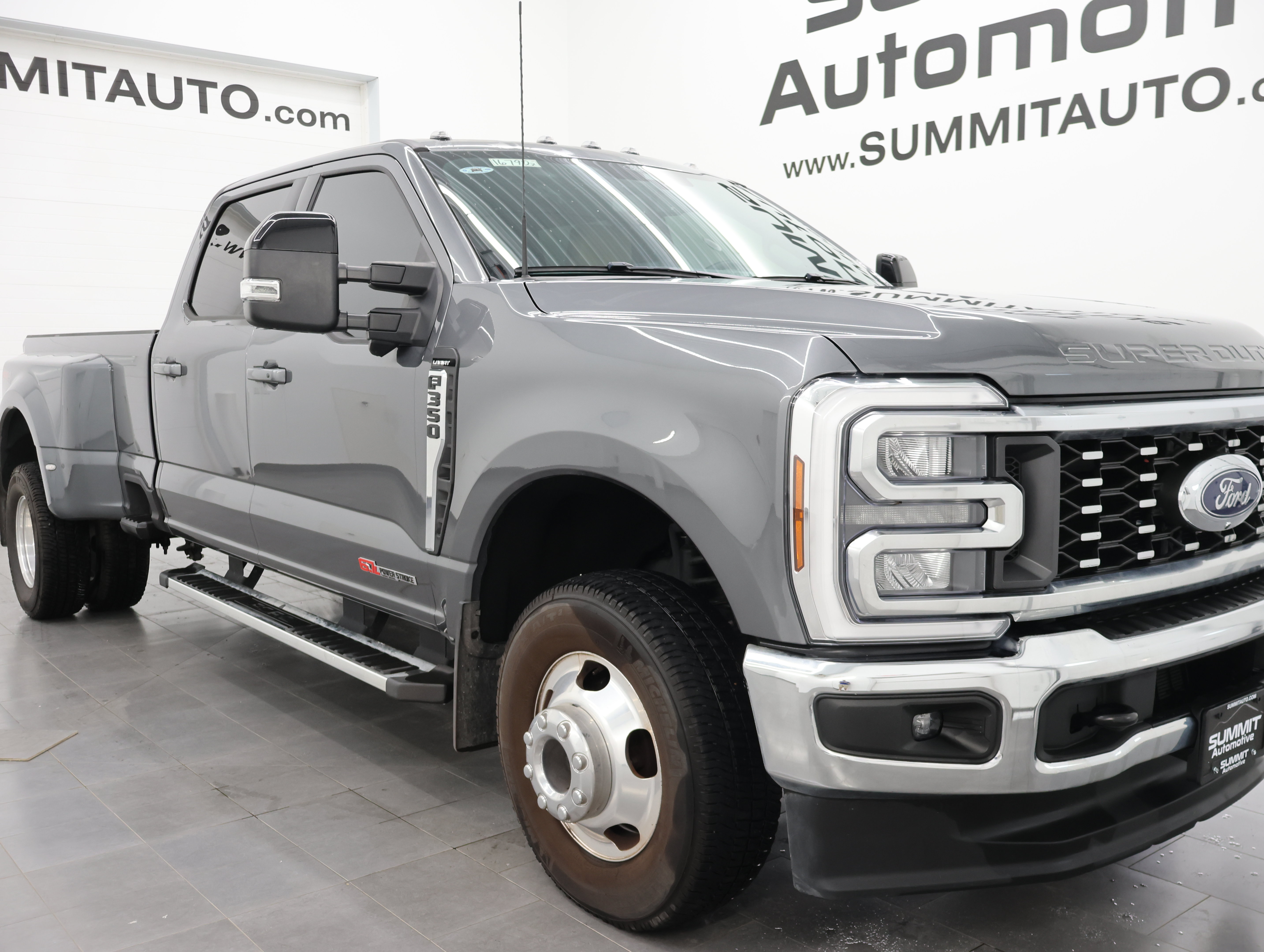 Used 2025 Ford F350 Lariat AWD/4WD image 2