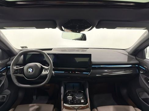 Used 2026 BMW 530i xDrive w/ Premium Package image 29