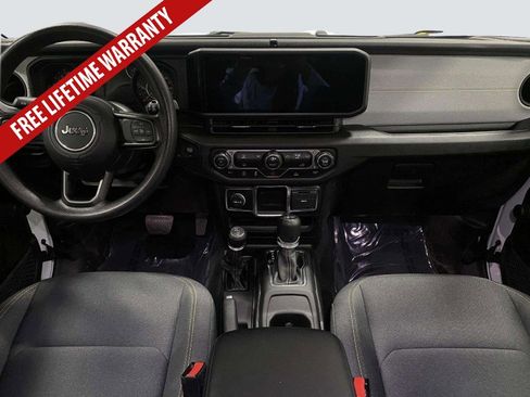 Used 2024 Jeep Wrangler Unlimited Sport AWD/4WD image 19