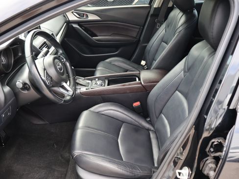 Used 2017 MAZDA MAZDA3 Touring FWD image 11