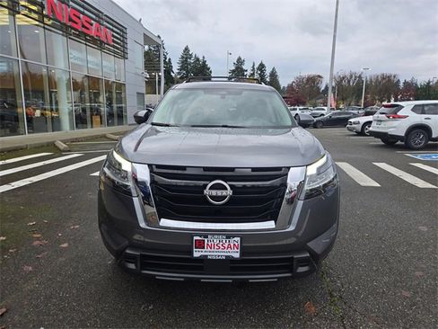 Used 2022 Nissan Pathfinder SV image 3