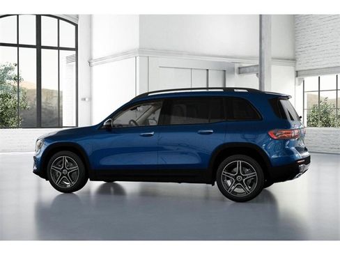 New 2026 Mercedes-Benz GLB 250 4MATIC image 32