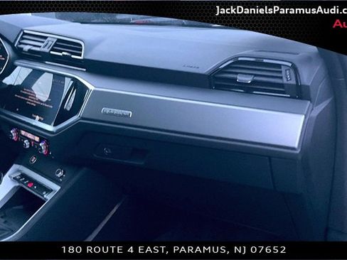 Used 2025 Audi Q3 2.0T Premium w/ Convenience Package image 14