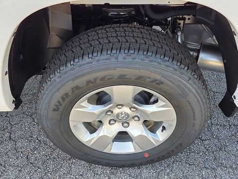 New 2026 RAM 1500 Big Horn AWD/4WD image 5