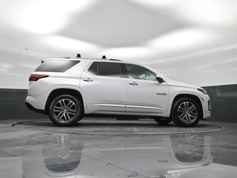 Used 2023 Chevrolet Traverse High Country image 34