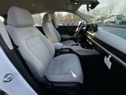 Certified 2024 Honda HR-V LX image 31