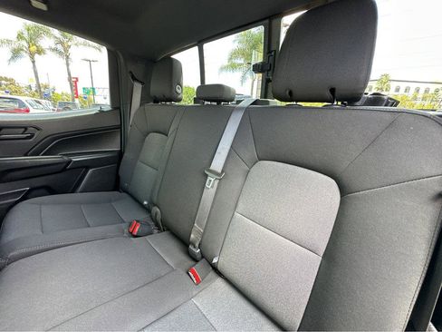 Used 2025 Chevrolet Colorado W/T AWD/4WD image 9