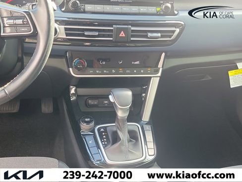 Used 2022 Kia Seltos S AWD/4WD image 17