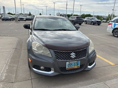 Used 2012 Suzuki Kizashi Sport GTS AWD/4WD image 2