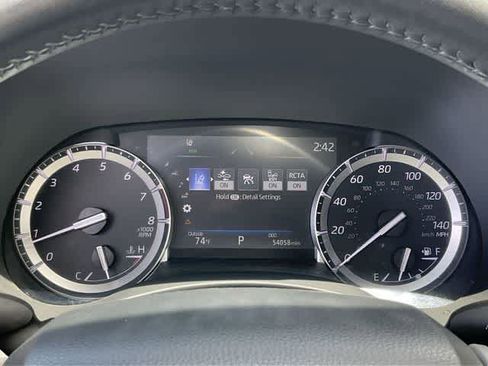 Used 2022 Toyota Highlander XLE AWD/4WD image 26