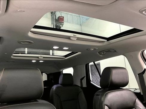 Used 2021 Chevrolet Traverse RS image 29