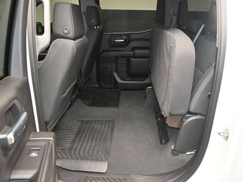 Used 2021 Chevrolet Silverado 1500 LT RWD image 16