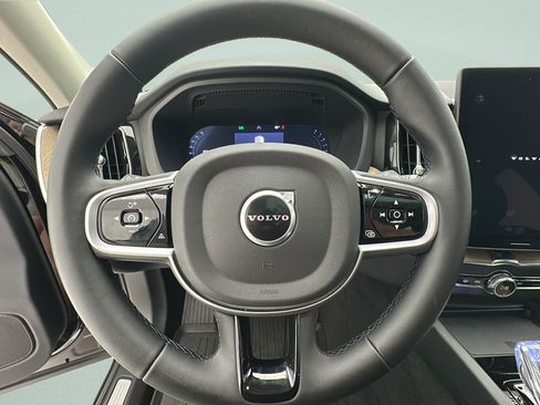 Used 2026 Volvo XC60 B5 Plus AWD/4WD image 15