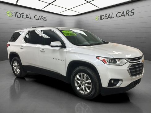 Used 2018 Chevrolet Traverse LT FWD image 3