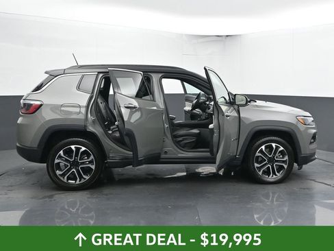 Used 2024 Jeep Compass Limited image 58