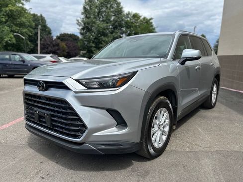 Used 2025 Toyota Grand Highlander AWD Hybrid image 9