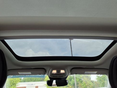 Certified 2025 Volvo S60 B5 Plus image 15