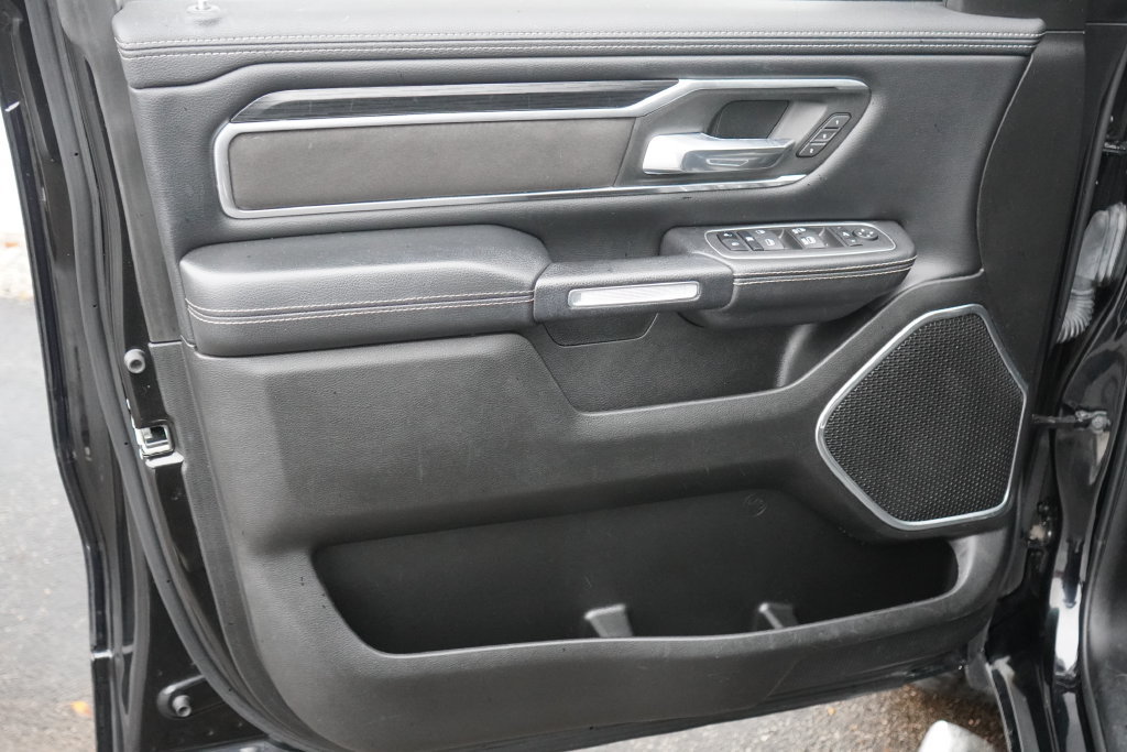 Used 2023 RAM 1500 Laramie AWD/4WD image 11