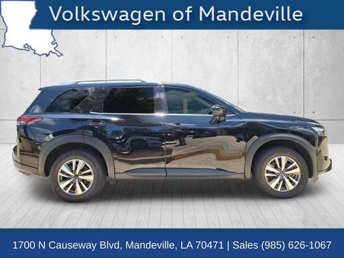 Used 2025 Nissan Pathfinder SL FWD image 4