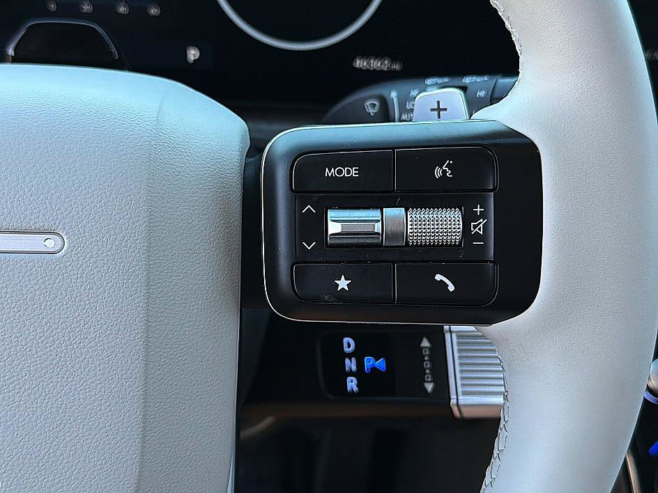 Certified 2025 Hyundai Santa Fe Limited FWD image 18