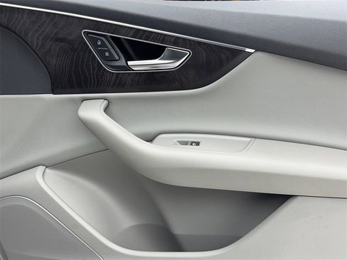 Used 2022 Audi Q7 3.0T Premium image 50