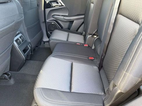 New 2026 Mitsubishi Outlander ES image 11