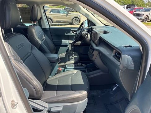 Used 2025 Ford Maverick Lobo AWD/4WD image 25